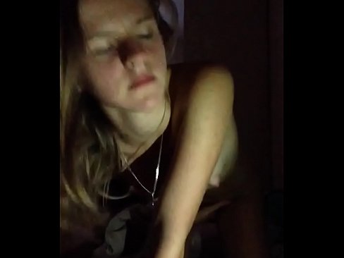 ❤️ Une fille se masturbe et jouit Vidéo de sexe at us ❤