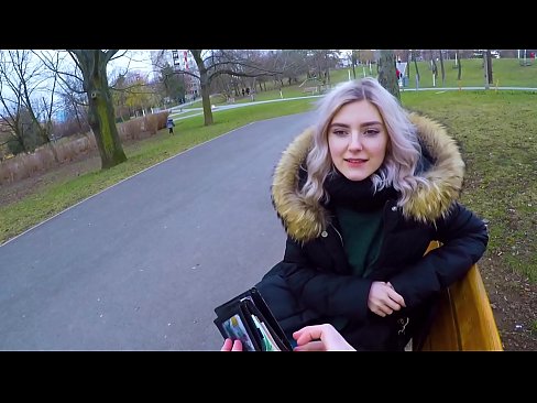 ❤️ Avaler le sperme chaud d'un étranger pour de l'argent - pipe dans le parc par Eva Elfie Vidéo de sexe at us ❤